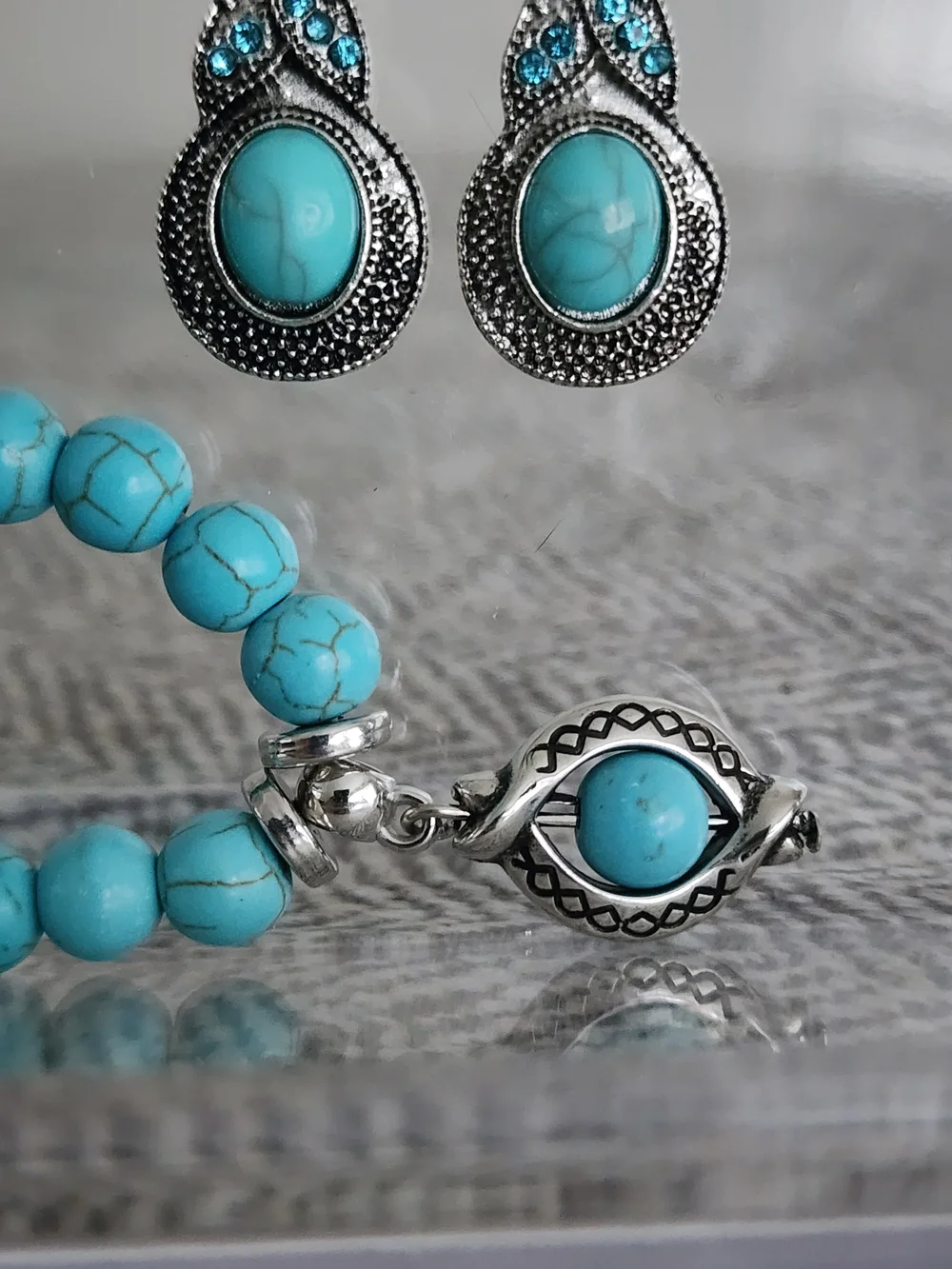 Turquoise Bead Bracelet and Drop Earrings Set - Blue Eye